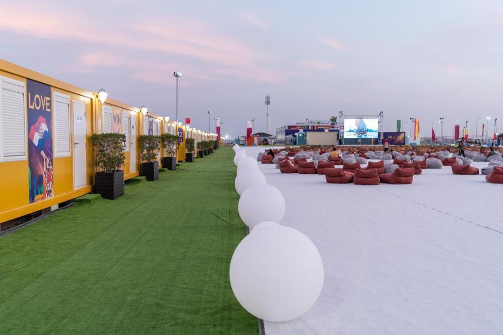 Fan Village Cabins Free Zone Doha Exterior foto